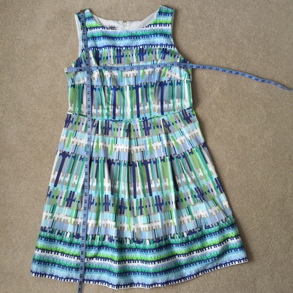 SOLD Dress Barn Fit & Flare Pleated Dress Size 14 - Picture 6 of 8